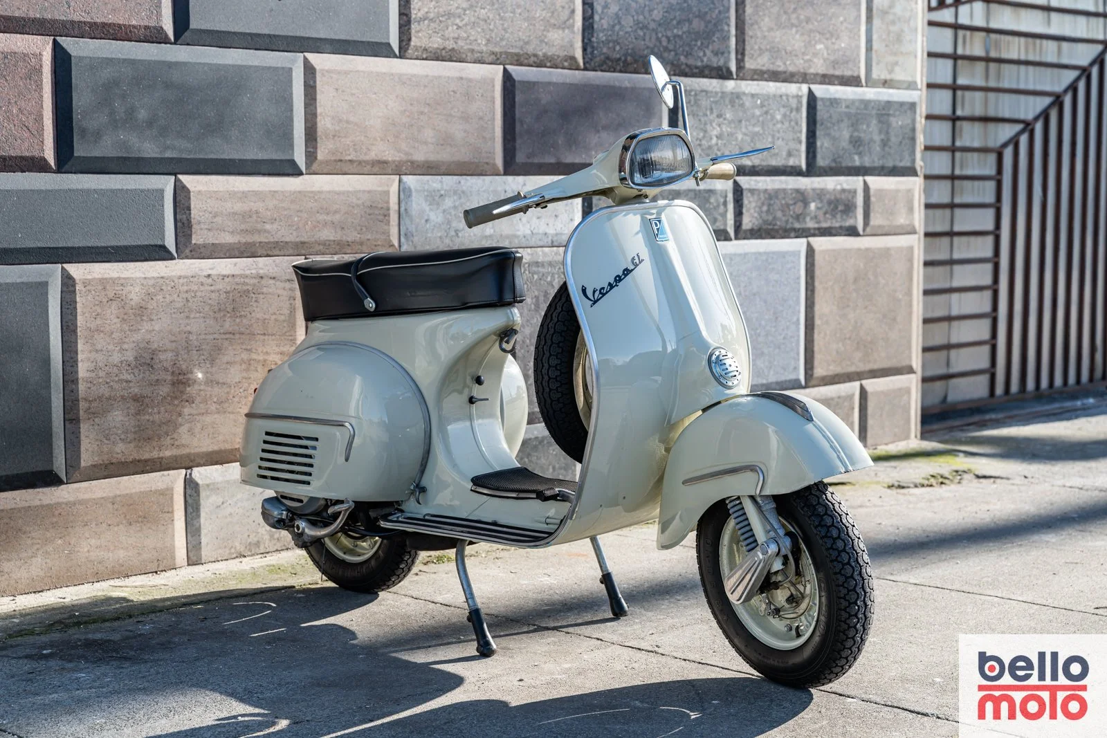 BM464-ITA159 1964 Vespa 150 G.L._1600px-40.jpg