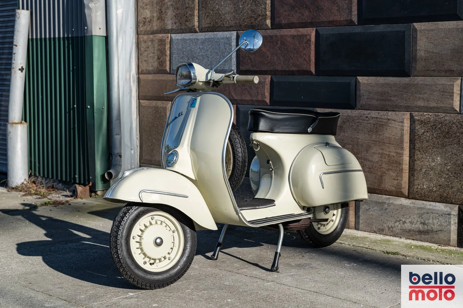 BM464-ITA159 1964 Vespa 150 G.L._1600px-45.jpg