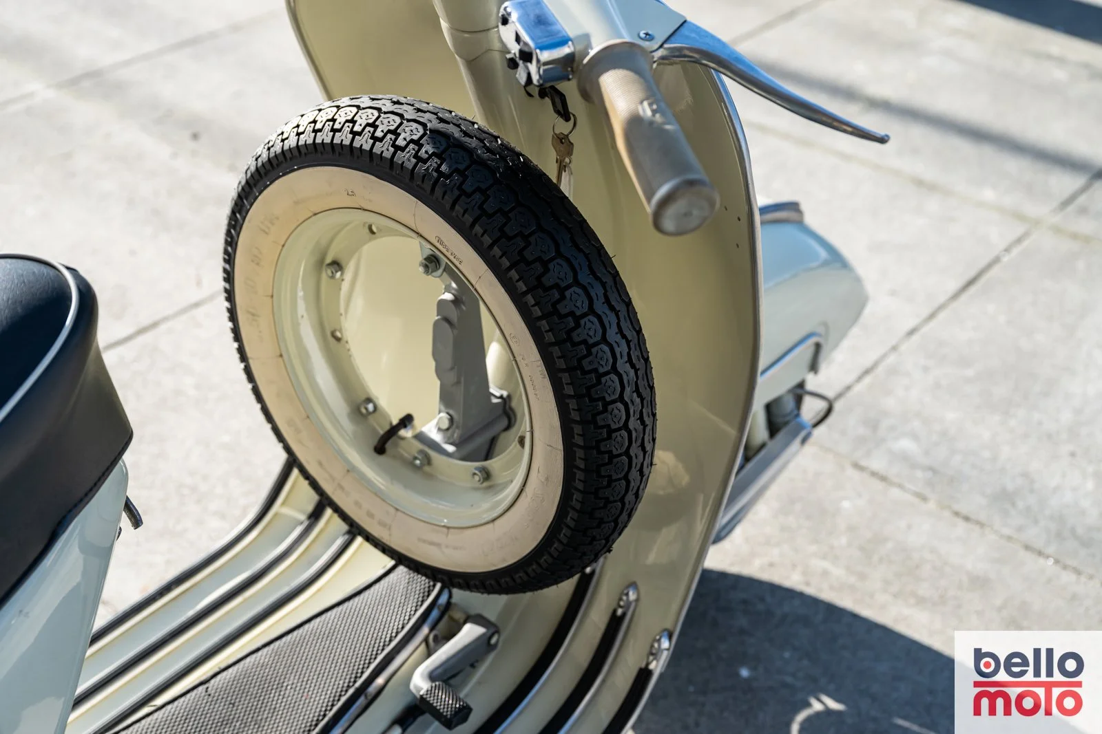 BM464-ITA159 1964 Vespa 150 G.L._1600px-58.jpg