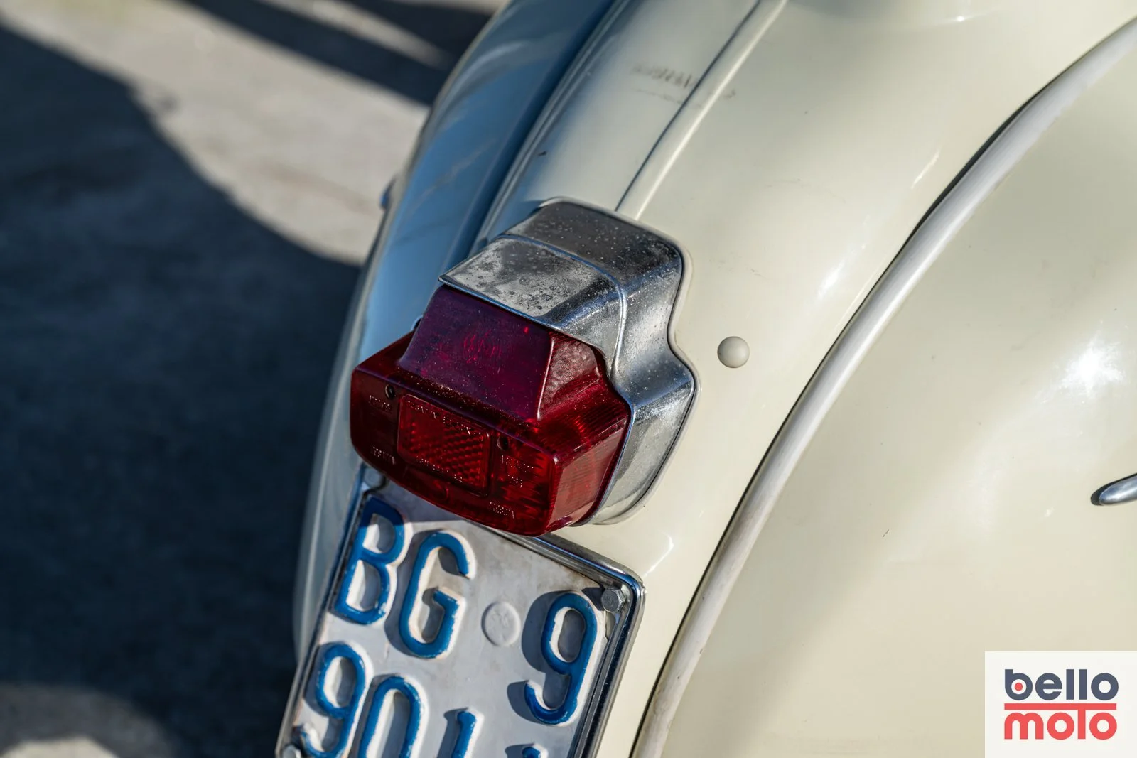 BM464-ITA159 1964 Vespa 150 G.L._1600px-101.jpg