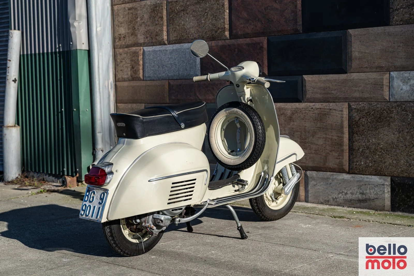 BM464-ITA159 1964 Vespa 150 G.L._1600px-99.jpg