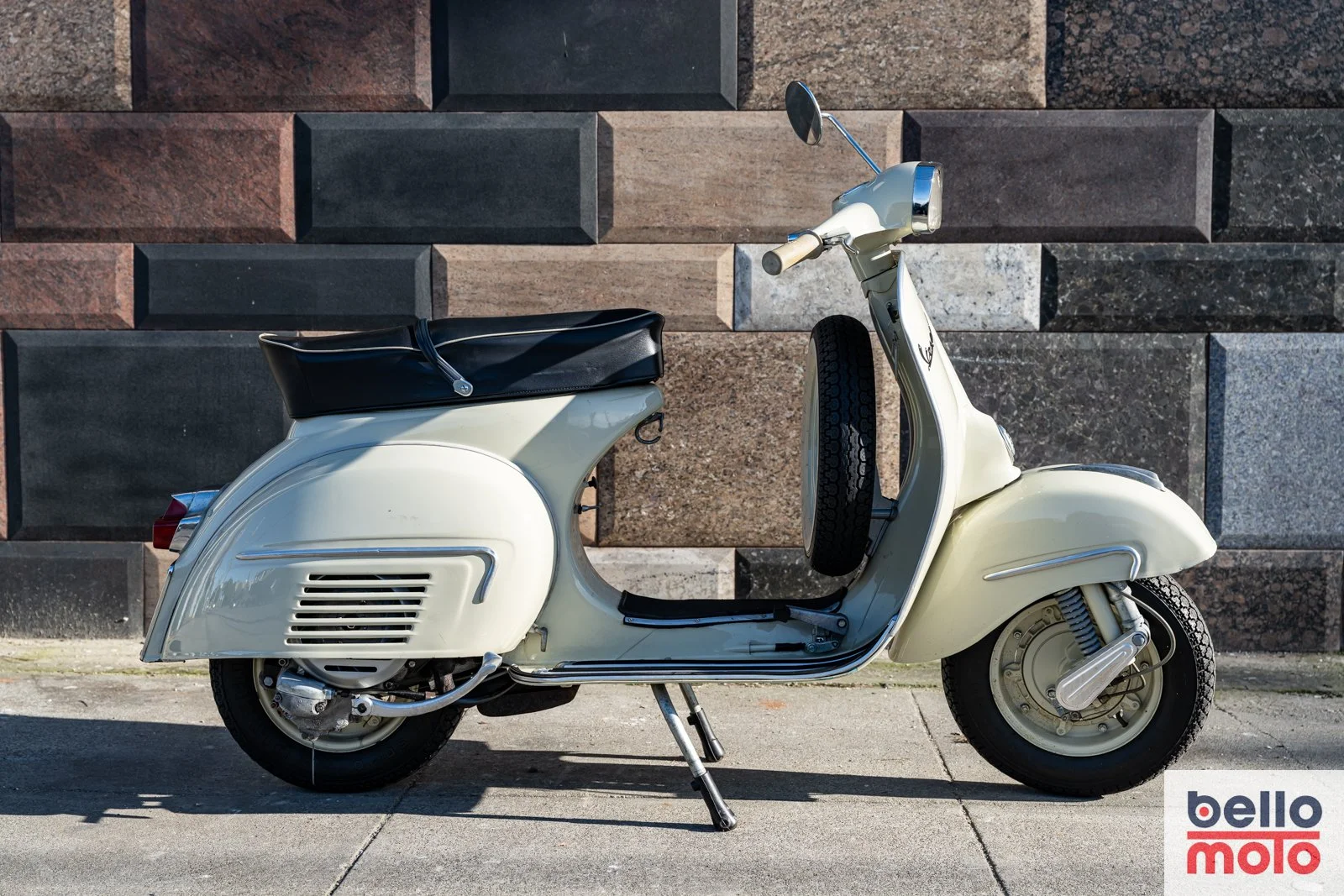 BM464-ITA159 1964 Vespa 150 G.L._1600px-114.jpg