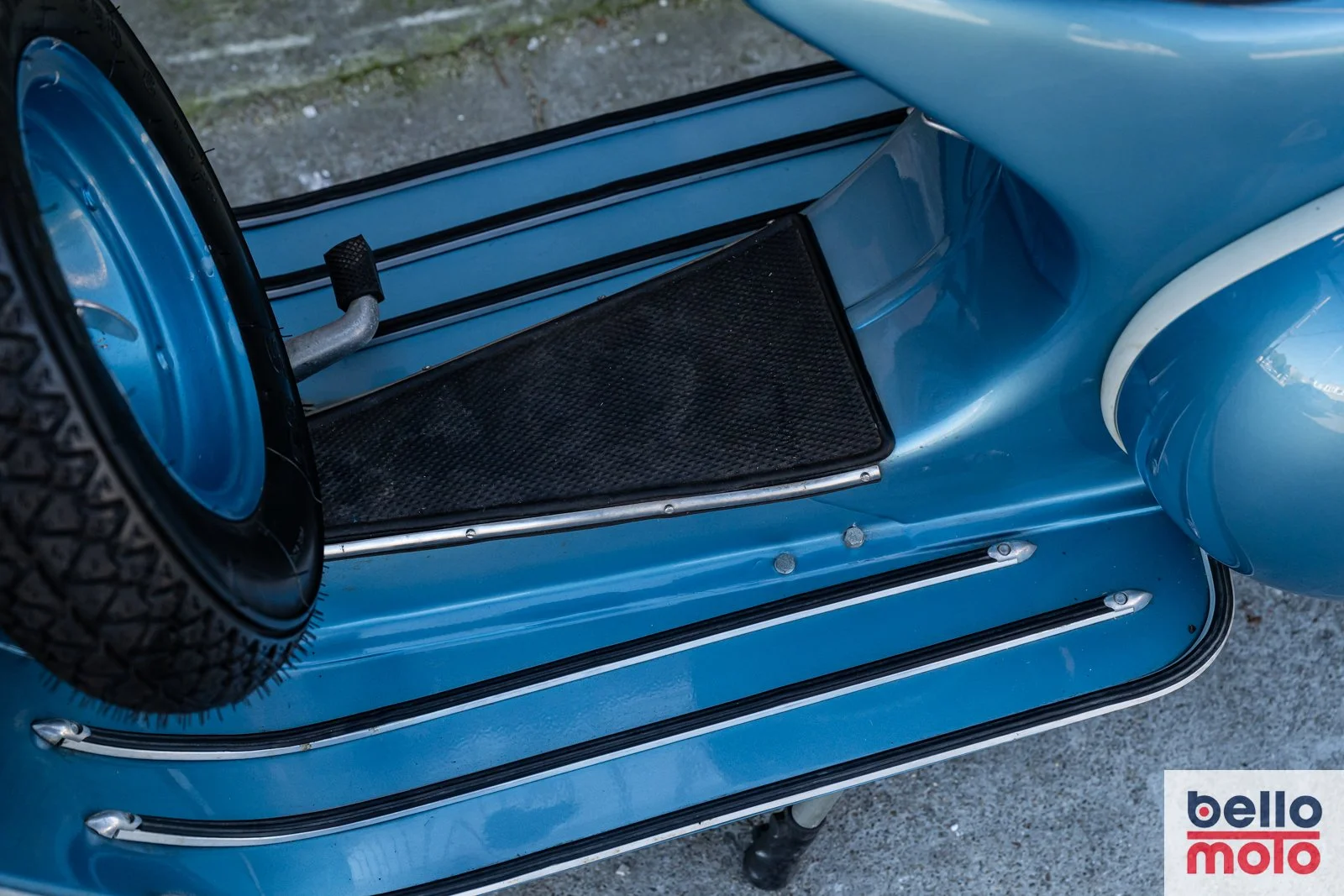 BM465-ITA160 1960 Vespa VBA1T_1600px-68.jpg