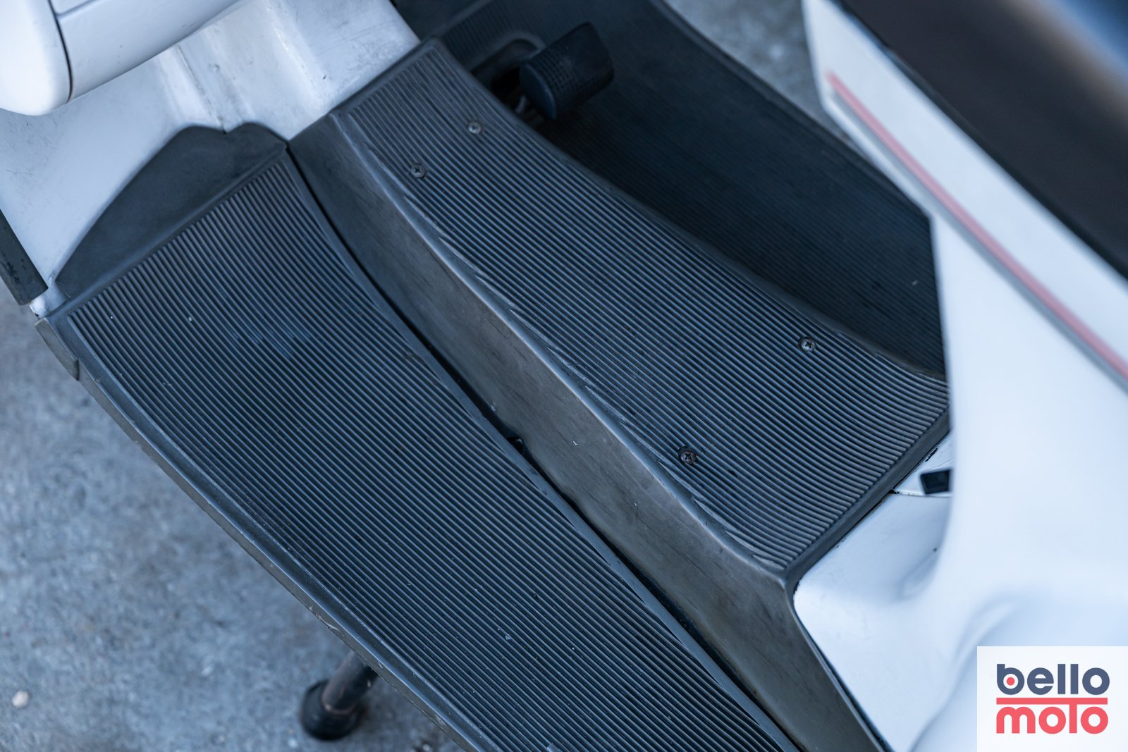 BM466-ITA157 1987 VESPA PK 50 RUSH_1600px-2.jpg