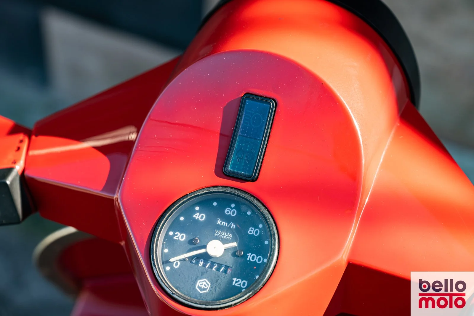 BM469 Vespa PK 50 Rossa_1600px-11.jpg