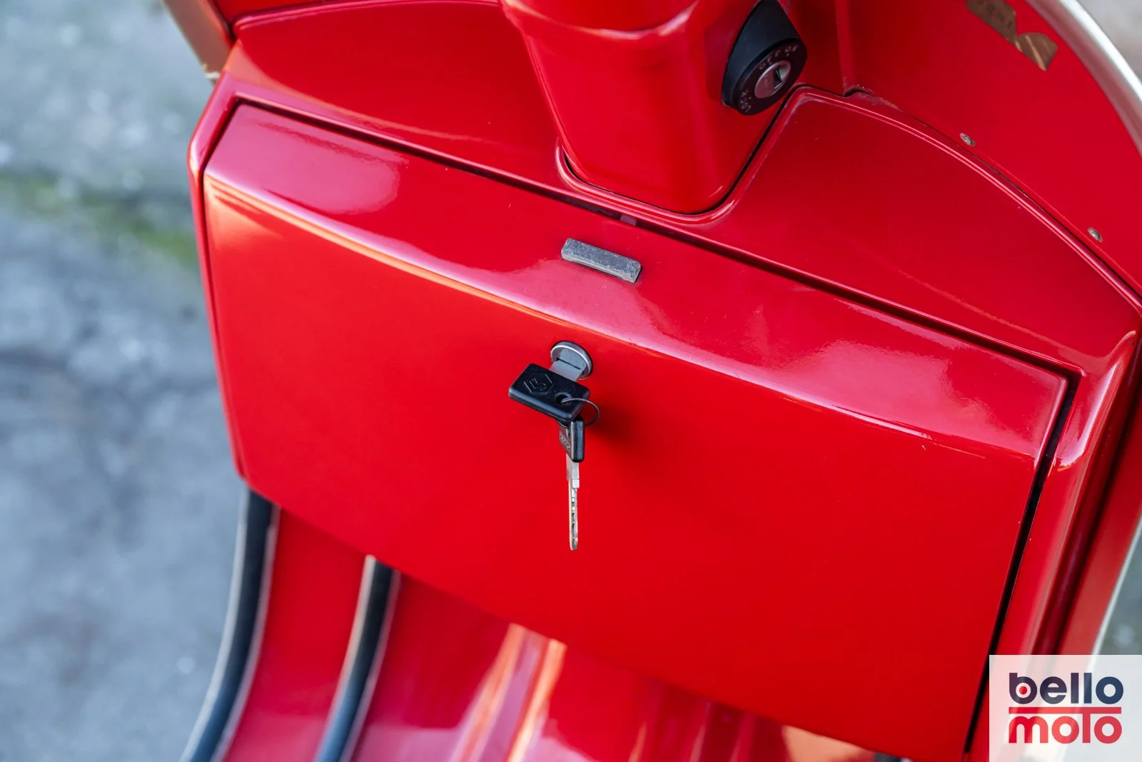 BM469 Vespa PK 50 Rossa_1600px-16.jpg