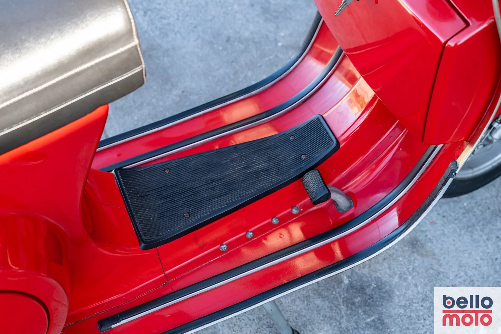 BM469 Vespa PK 50 Rossa_1600px-18.jpg