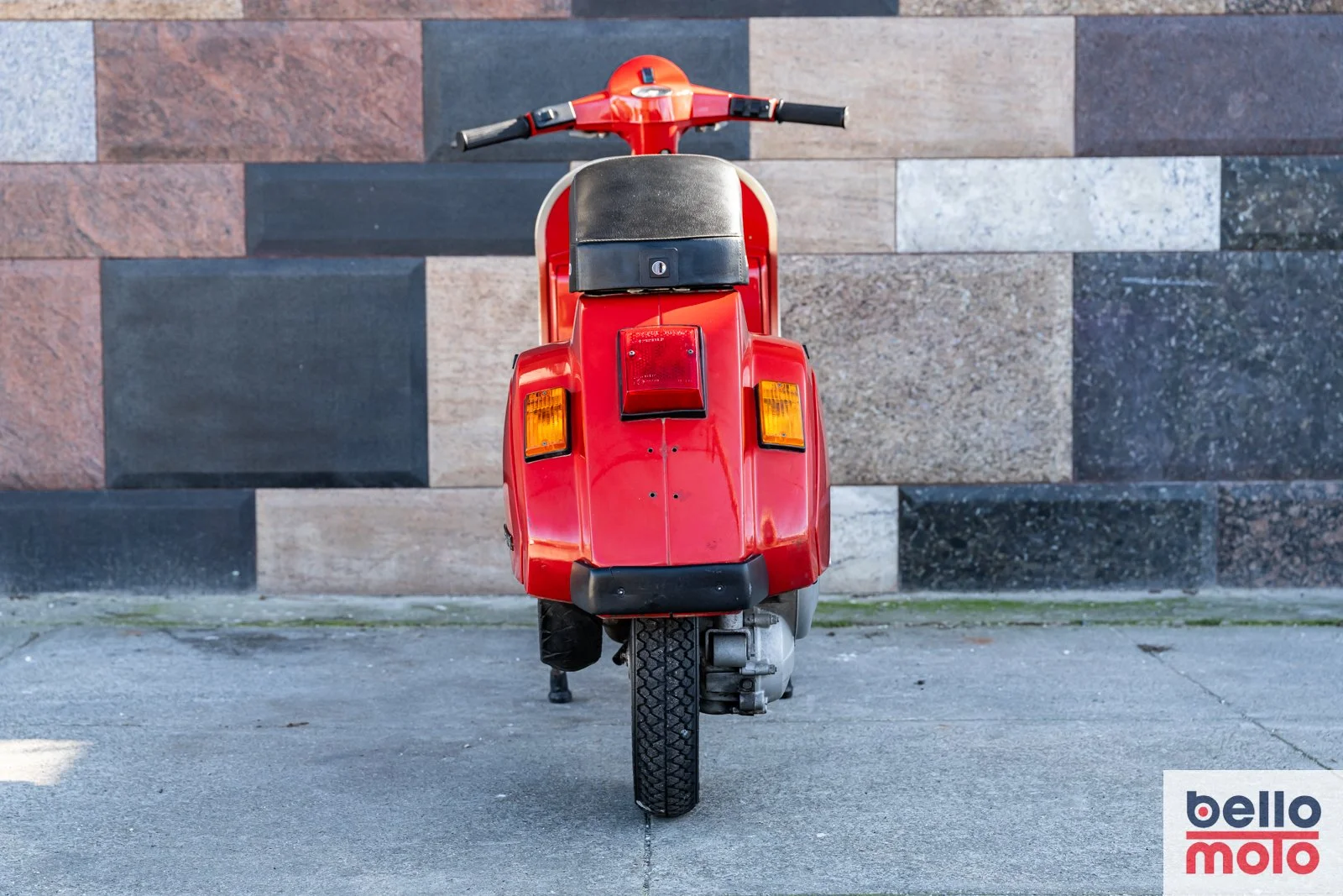 BM469 Vespa PK 50 Rossa_1600px-24.jpg