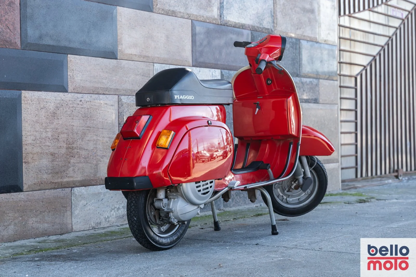 BM469 Vespa PK 50 Rossa_1600px-62.jpg