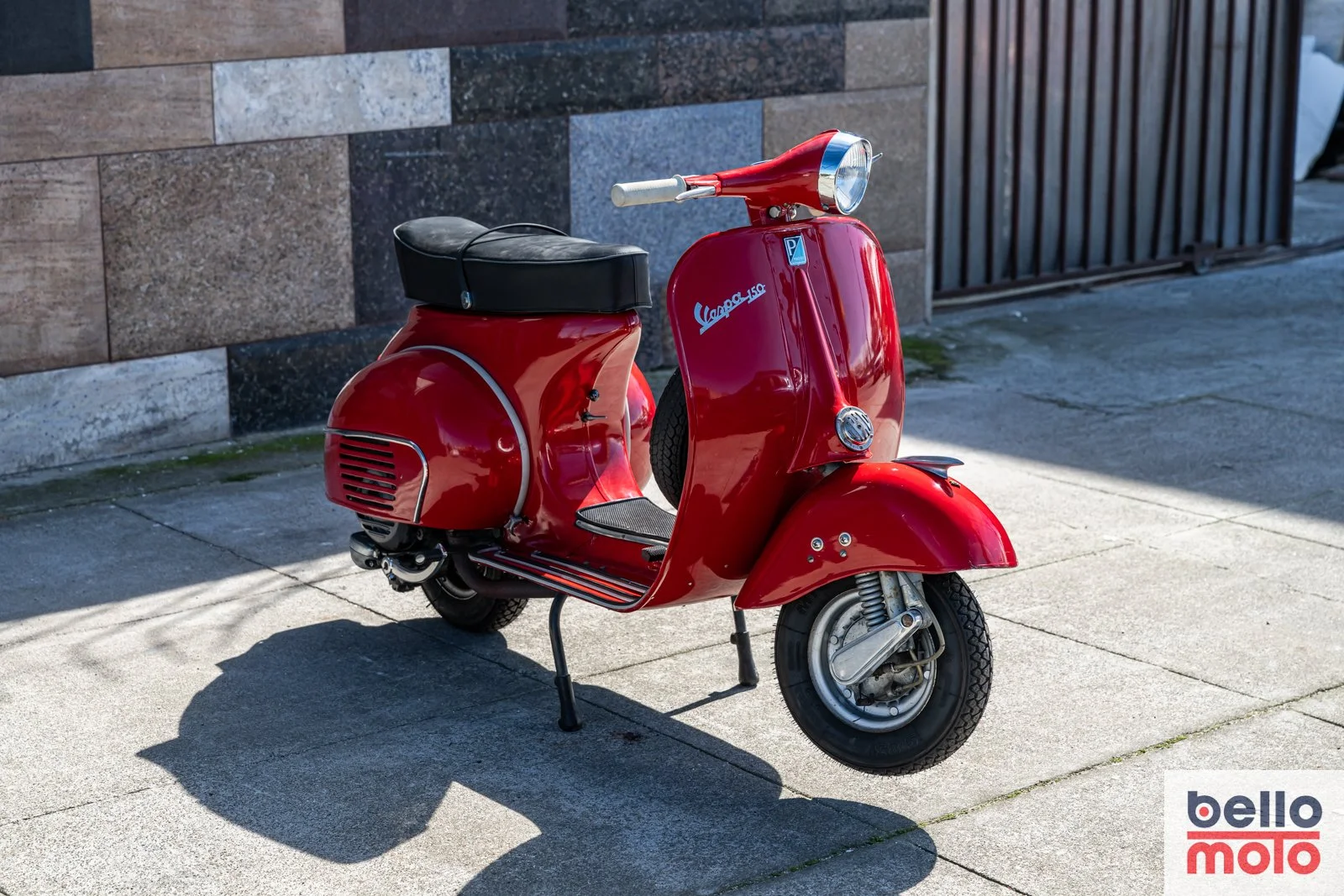 BM462 1960 Vespa 150 VBB_1600px-3.jpg