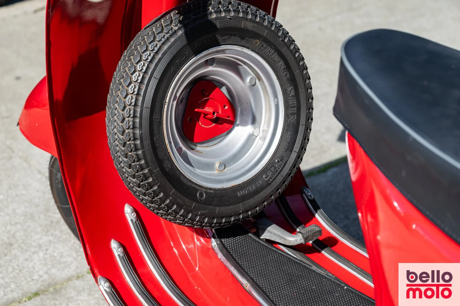 BM462 1960 Vespa 150 VBB_1600px-28.jpg