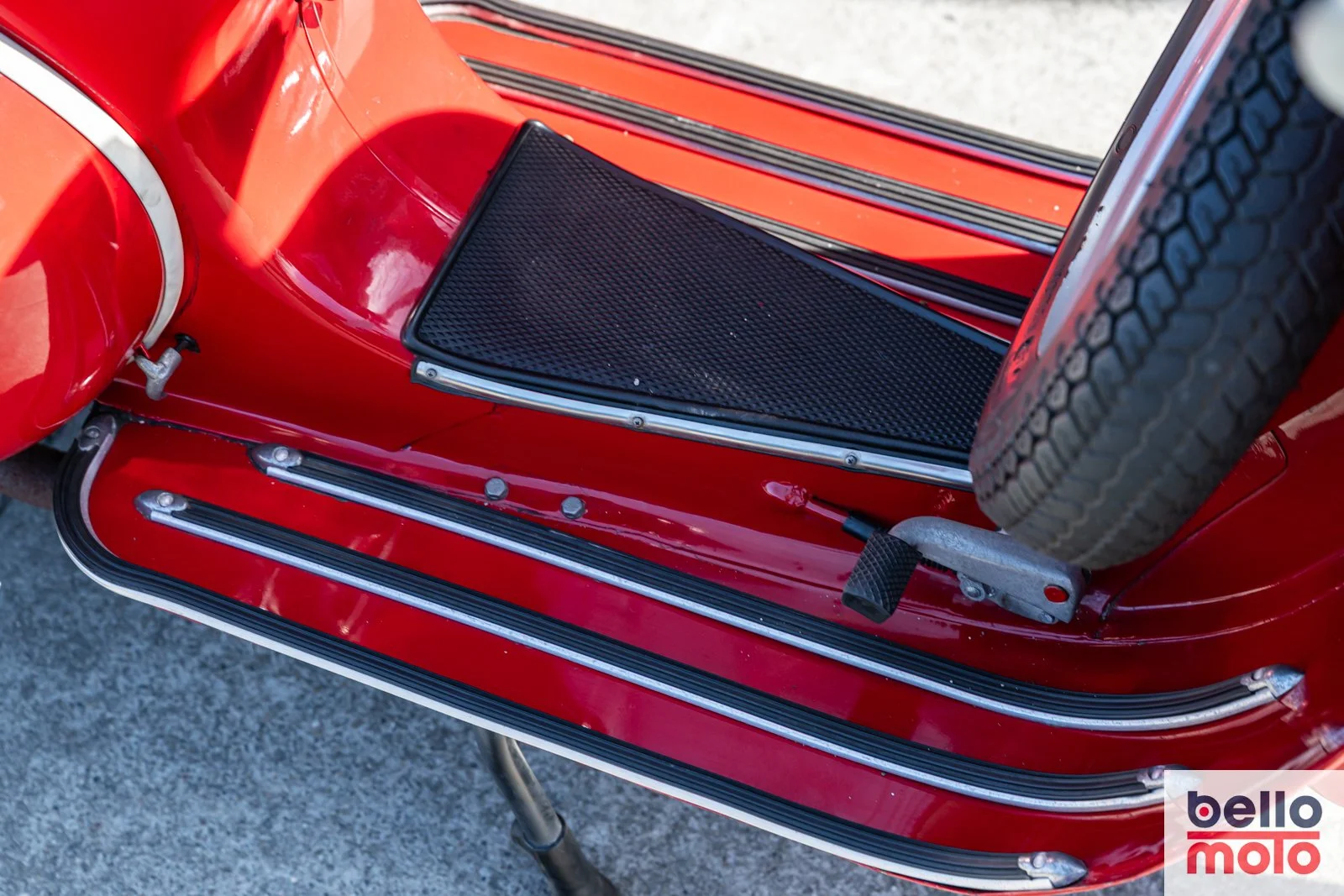 BM462 1960 Vespa 150 VBB_1600px-94.jpg