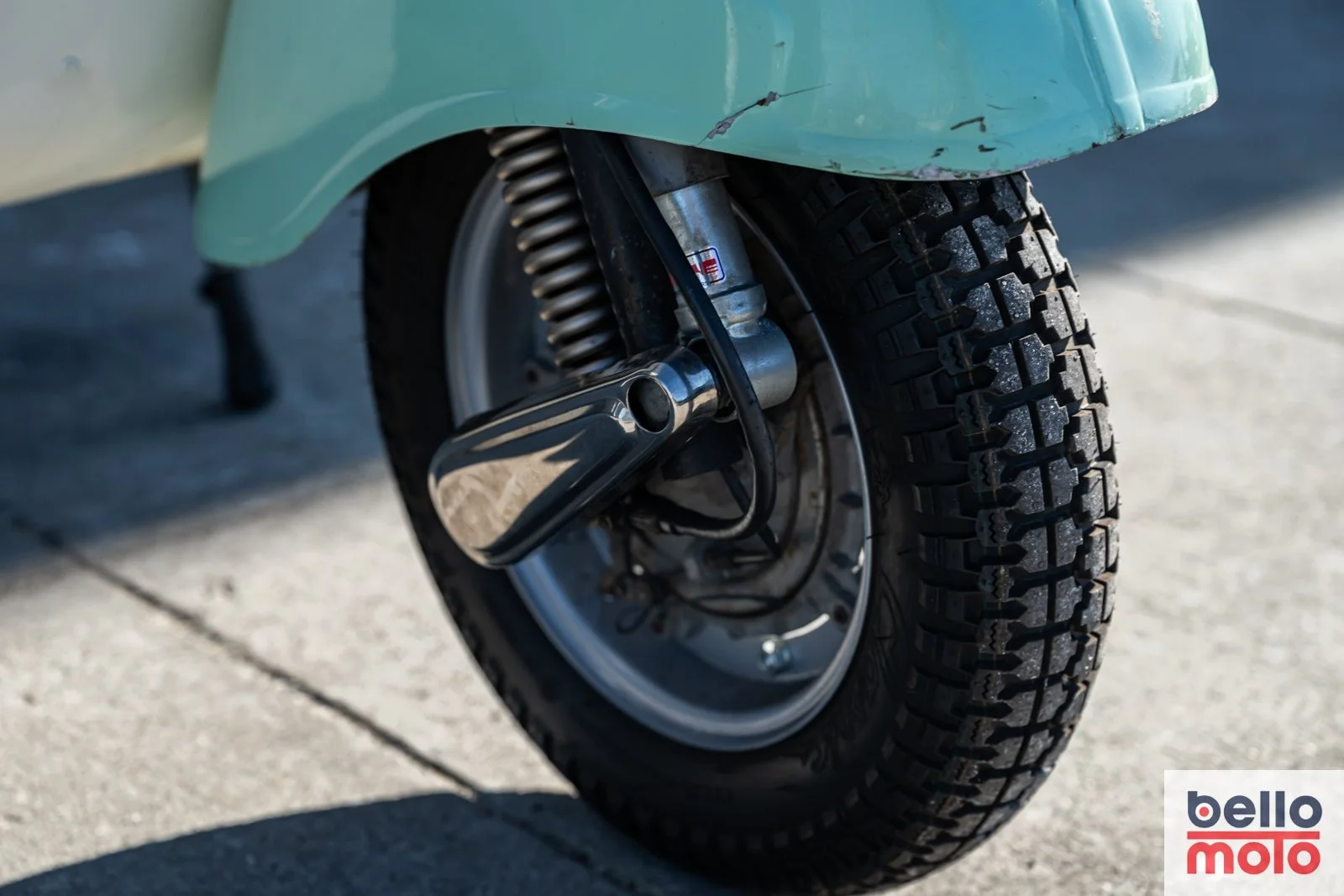 C12 1979 Vespa Rally 200 Cream-Green Consignment_1600px-9.jpg