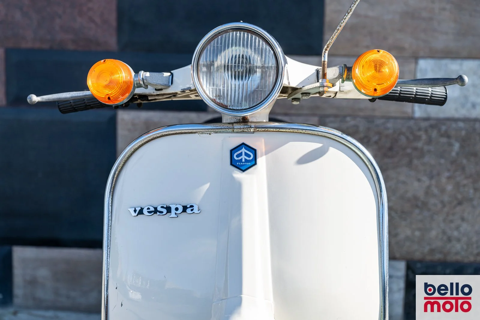 C12 1979 Vespa Rally 200 Cream-Green Consignment_1600px-43.jpg