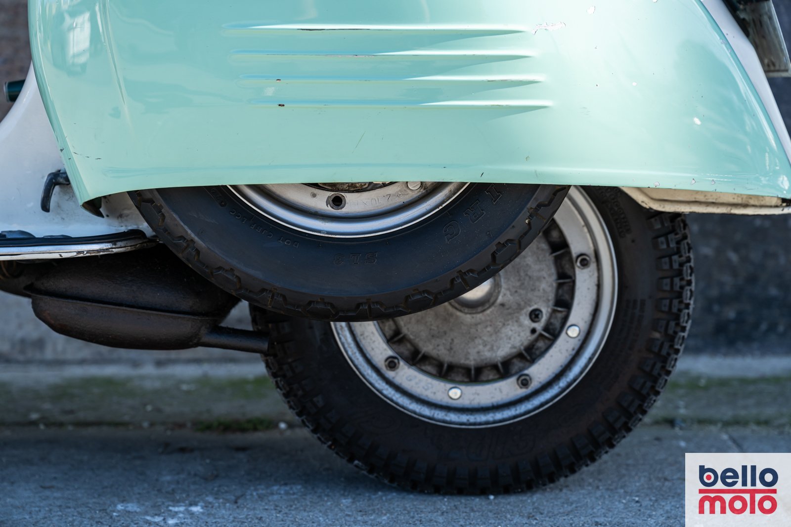 C12 1979 Vespa Rally 200 Cream-Green Consignment_1600px-63.jpg