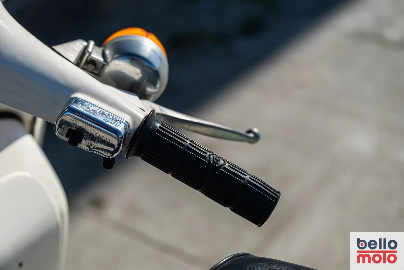 C12 1979 Vespa Rally 200 Cream-Green Consignment_1600px-76.jpg