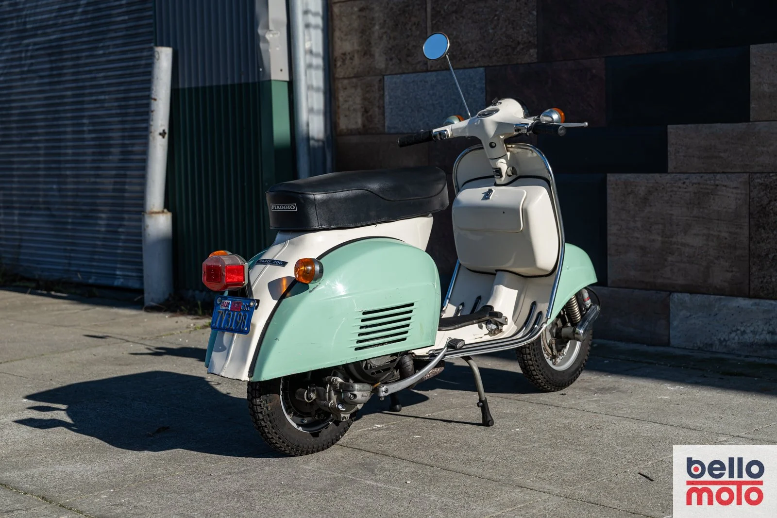 C12 1979 Vespa Rally 200 Cream-Green Consignment_1600px-89.jpg