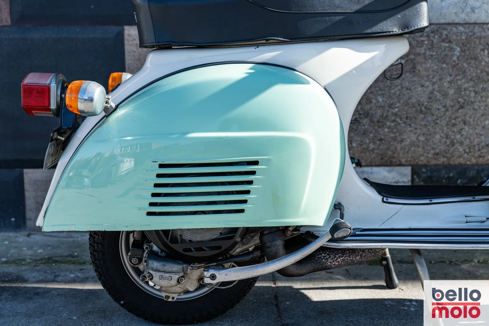 C12 1979 Vespa Rally 200 Cream-Green Consignment_1600px-98.jpg