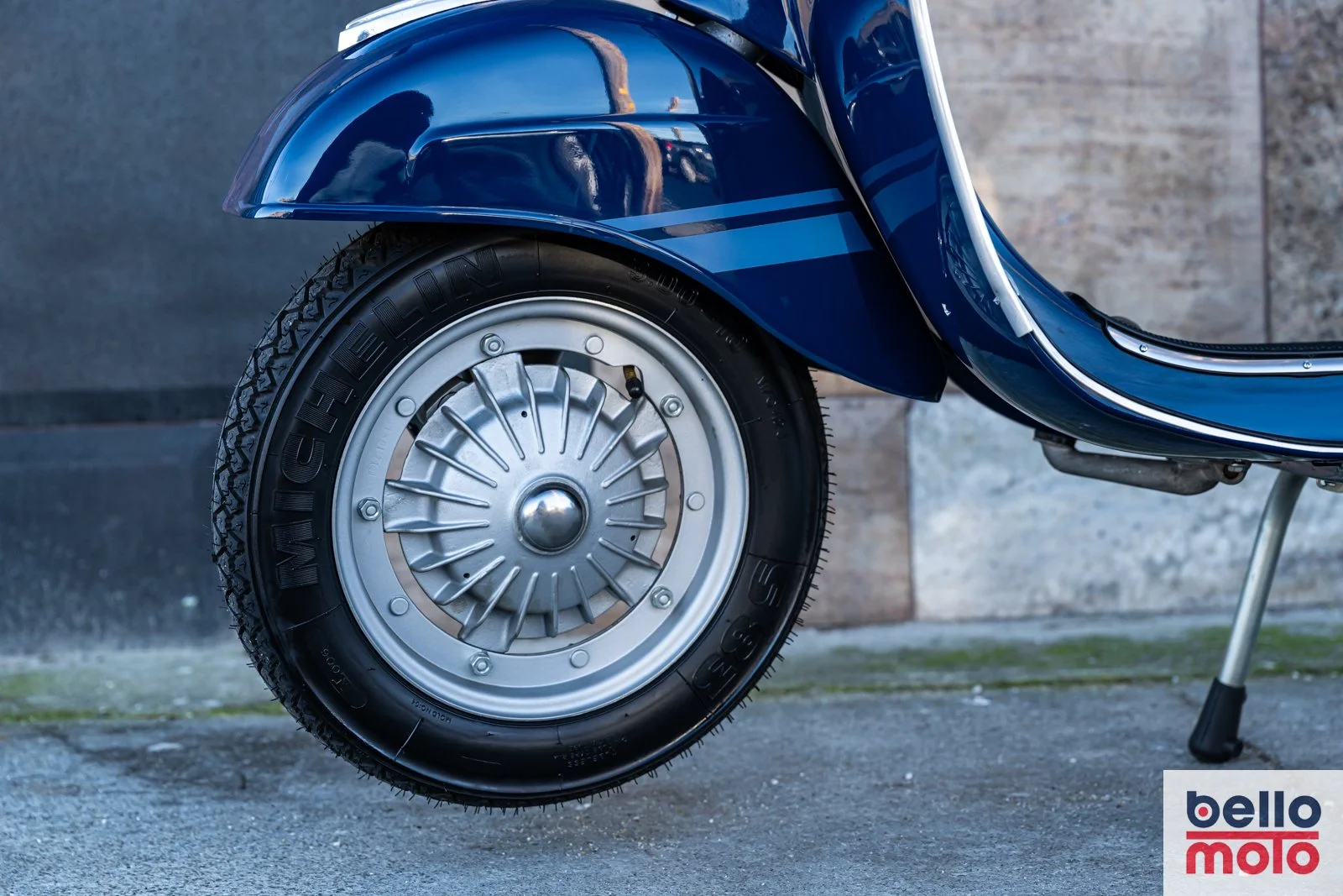 BM484 Vespa ET3 125 Blue Andrea_1600px-41.jpg
