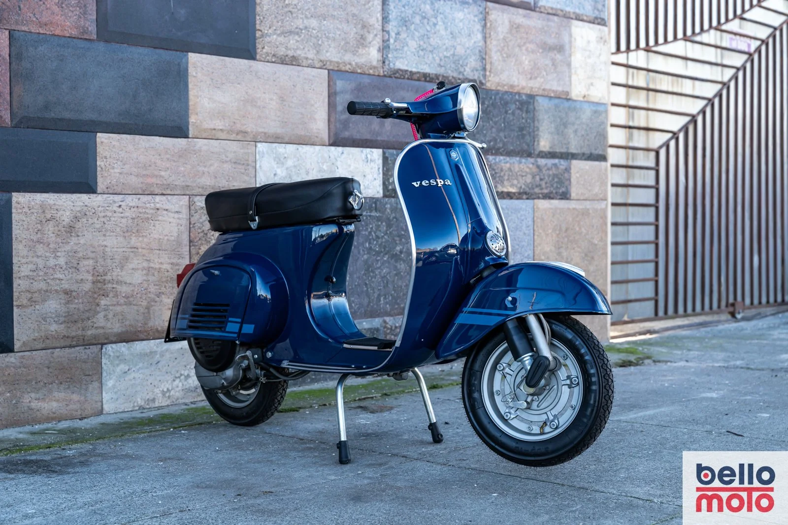 BM484 Vespa ET3 125 Blue Andrea_1600px-62.jpg