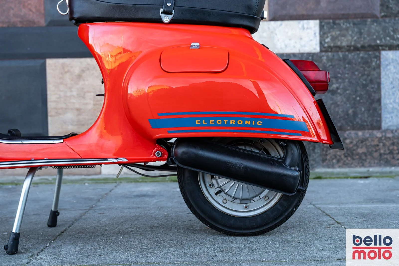 BM485 Vespa ET3 125 Red Andrea_1600px-5.jpg