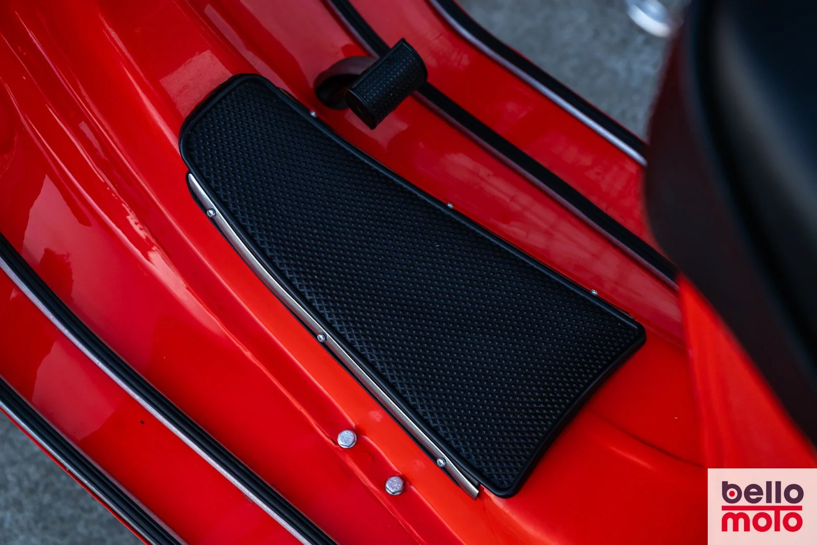 BM485 Vespa ET3 125 Red Andrea_1600px-30.jpg