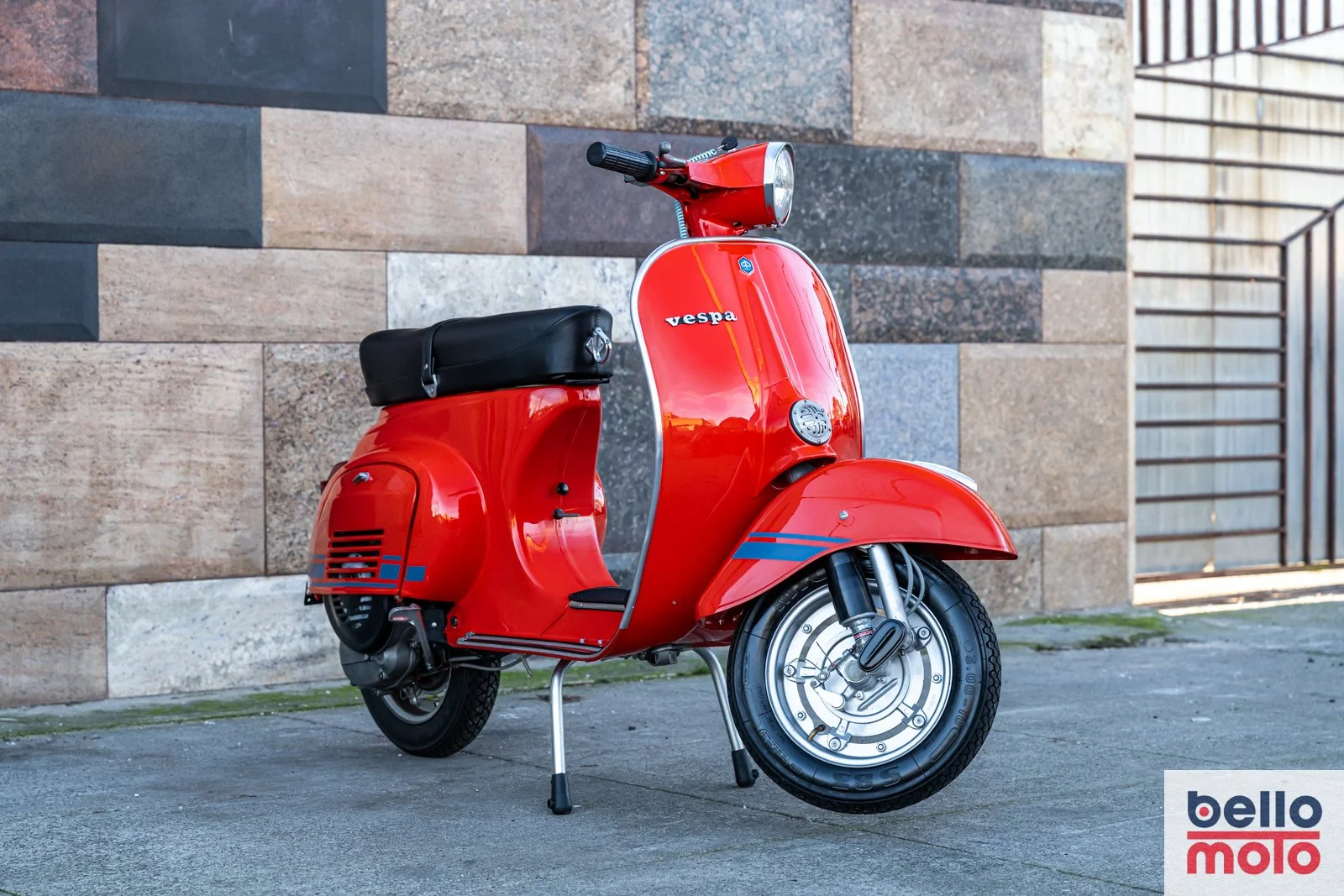 BM485 Vespa ET3 125 Red Andrea_1600px-42.jpg