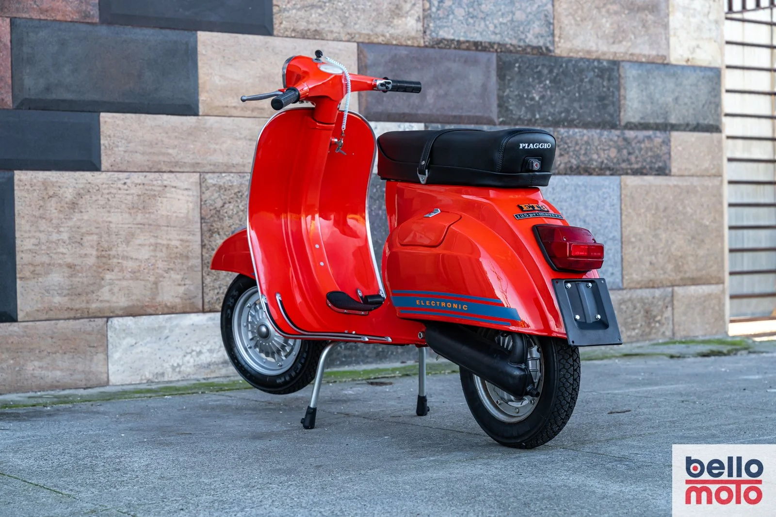 BM485 Vespa ET3 125 Red Andrea_1600px-49.jpg