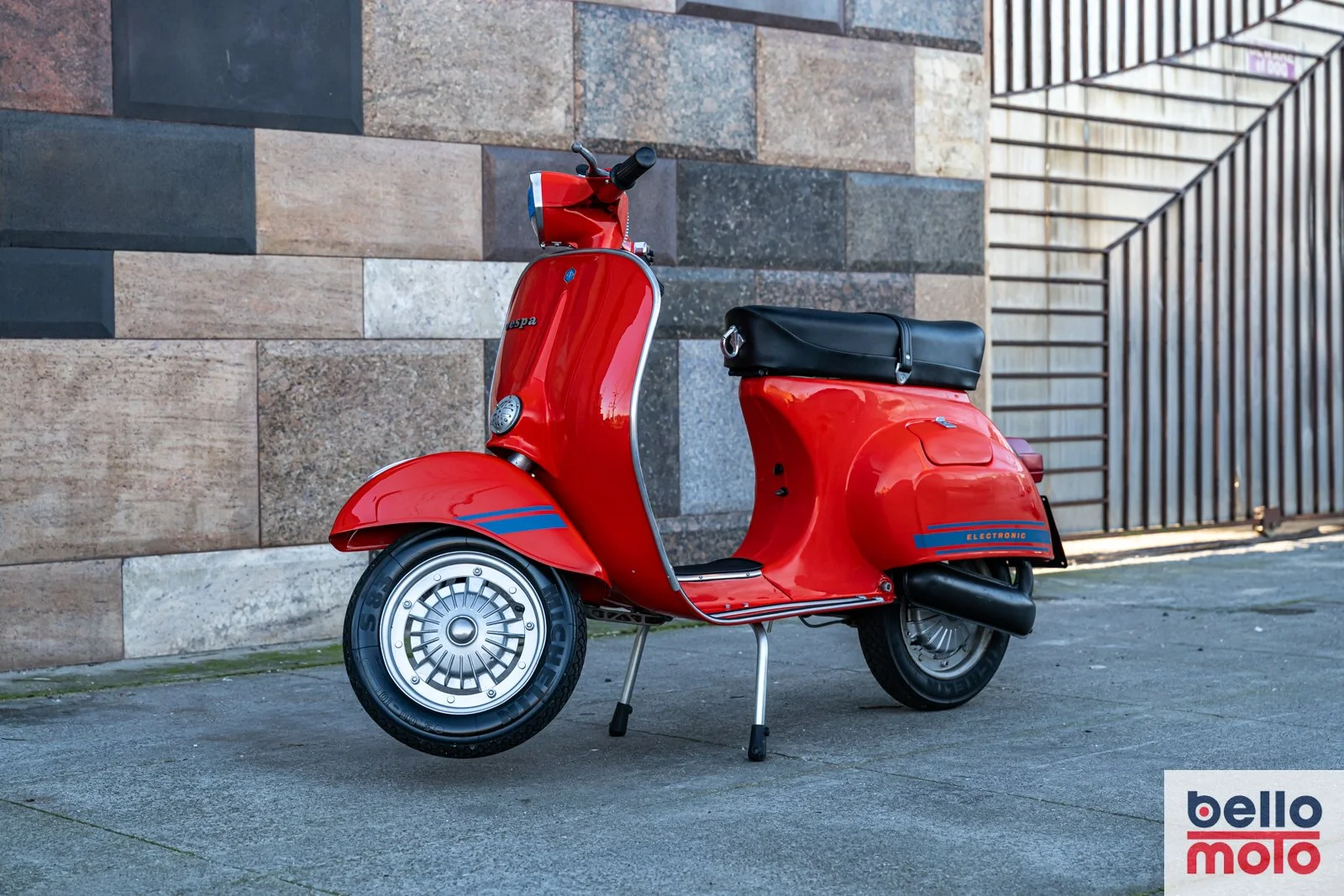 BM485 Vespa ET3 125 Red Andrea_1600px.jpg