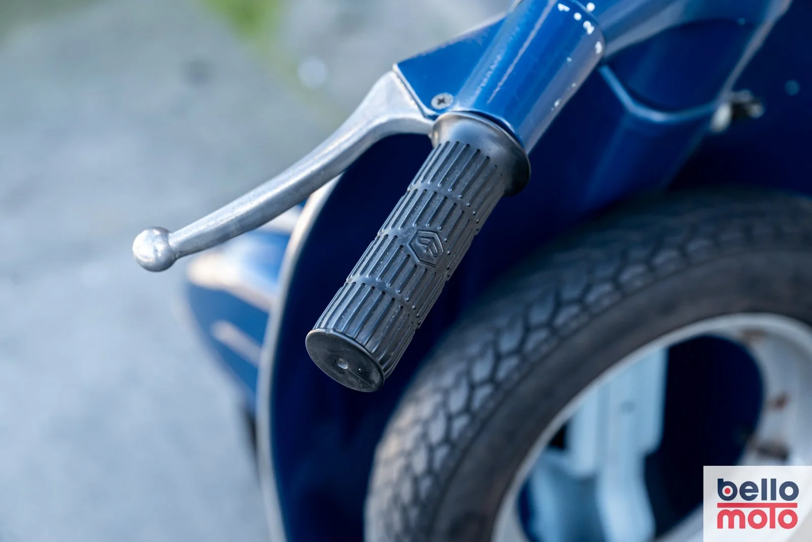 BM470 Vespa 50 Blue_1600px-23.jpg