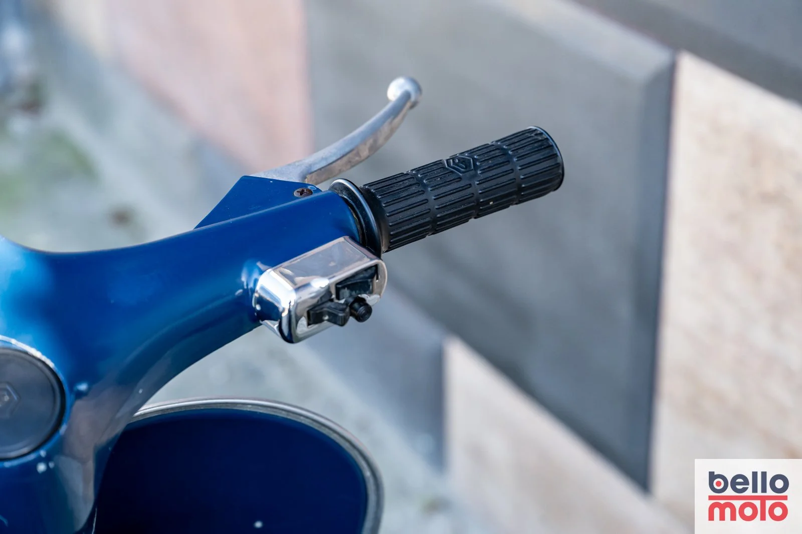 BM470 Vespa 50 Blue_1600px-24.jpg