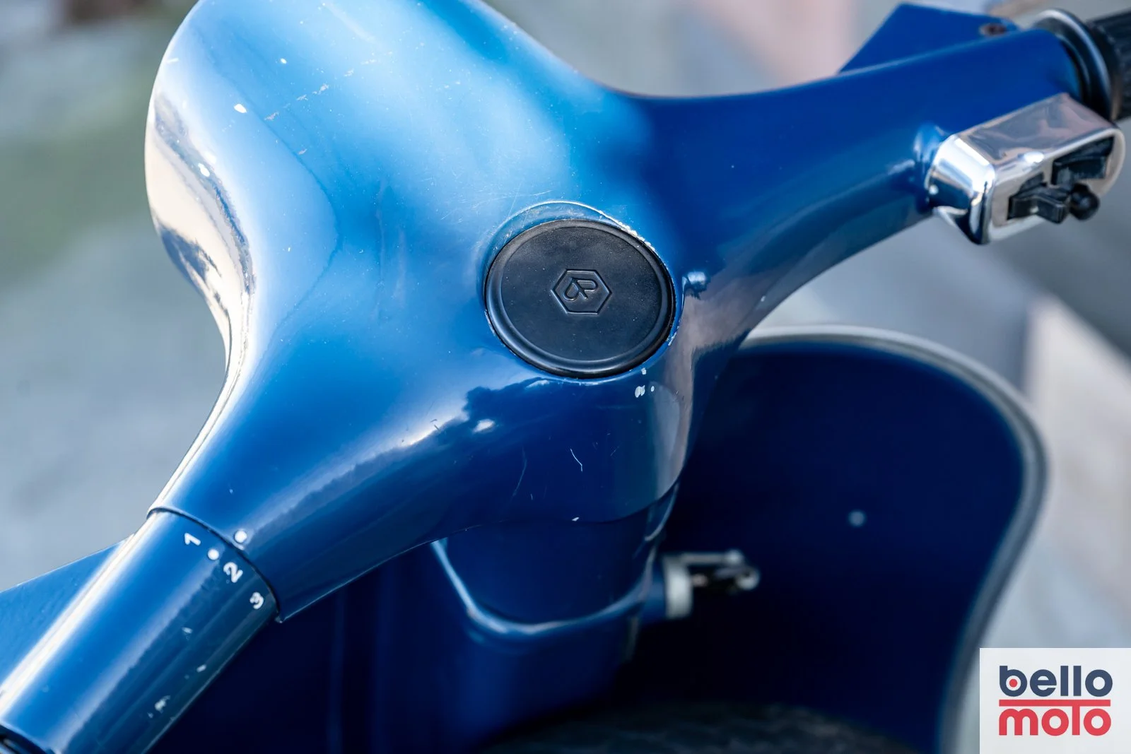 BM470 Vespa 50 Blue_1600px-26.jpg