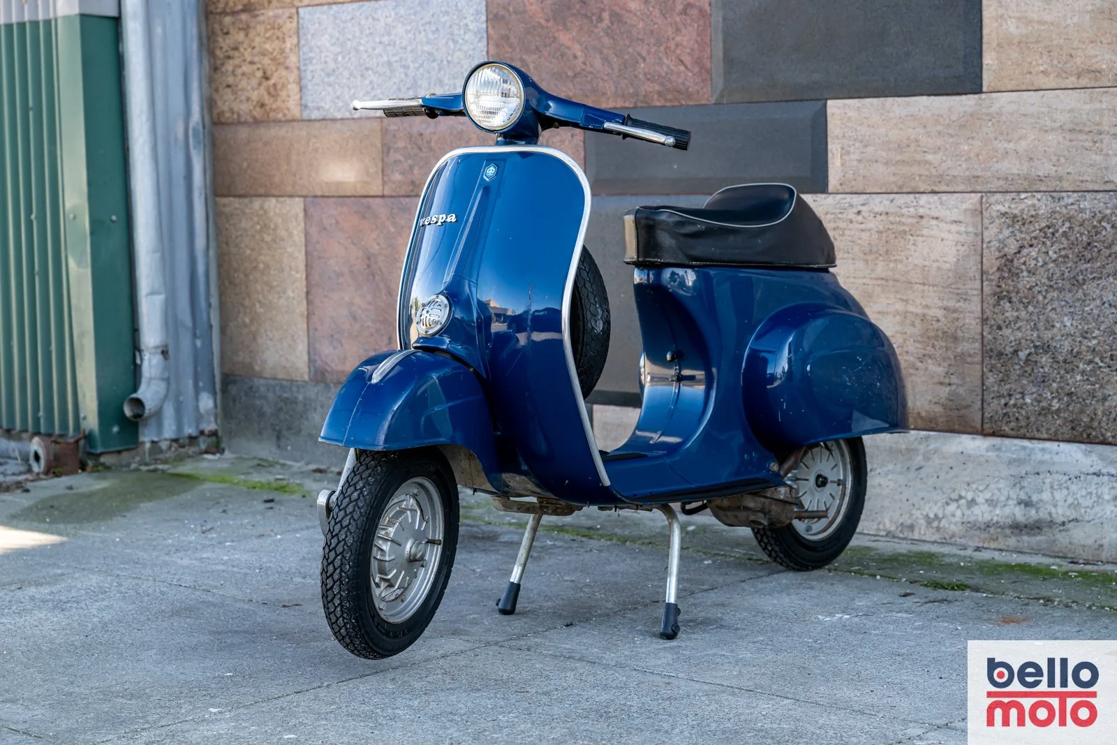 BM470 Vespa 50 Blue_1600px-60.jpg