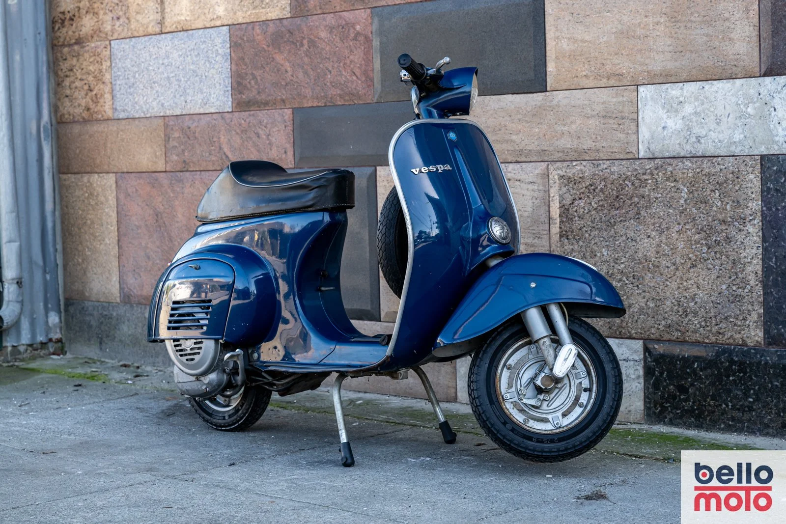 BM470 Vespa 50 Blue_1600px-69.jpg
