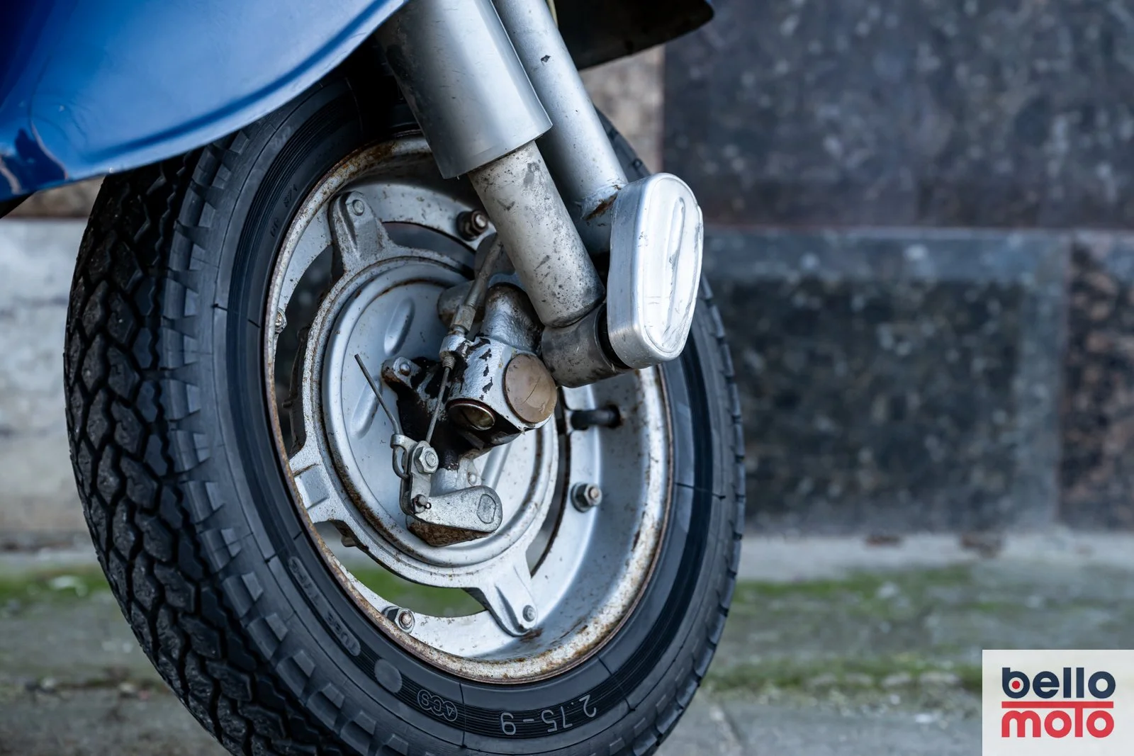 BM470 Vespa 50 Blue_1600px-71.jpg