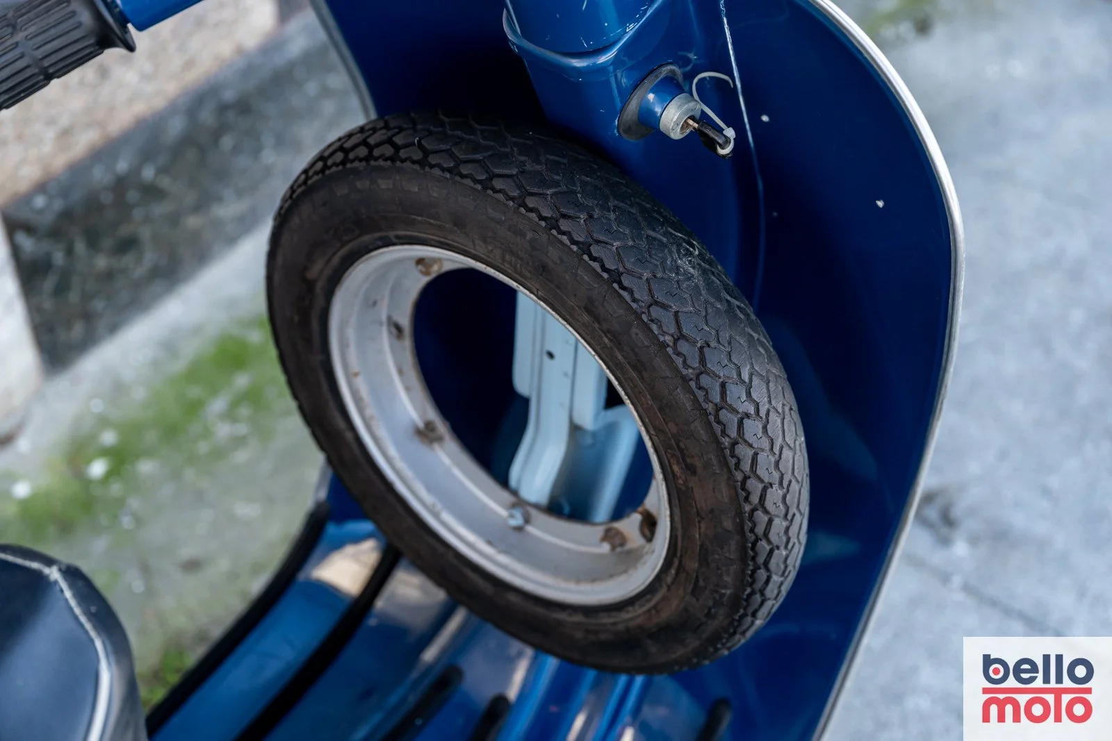 BM470 Vespa 50 Blue_1600px-85.jpg