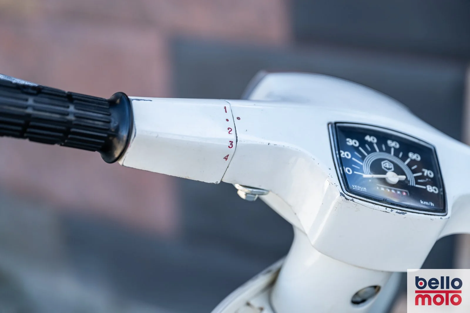 BM473 Vespa 50 Special Bianca_1600px-9.jpg