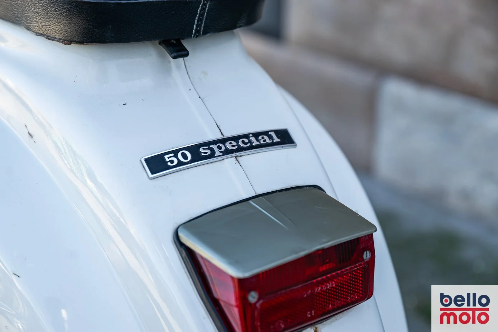 BM473 Vespa 50 Special Bianca_1600px-13.jpg