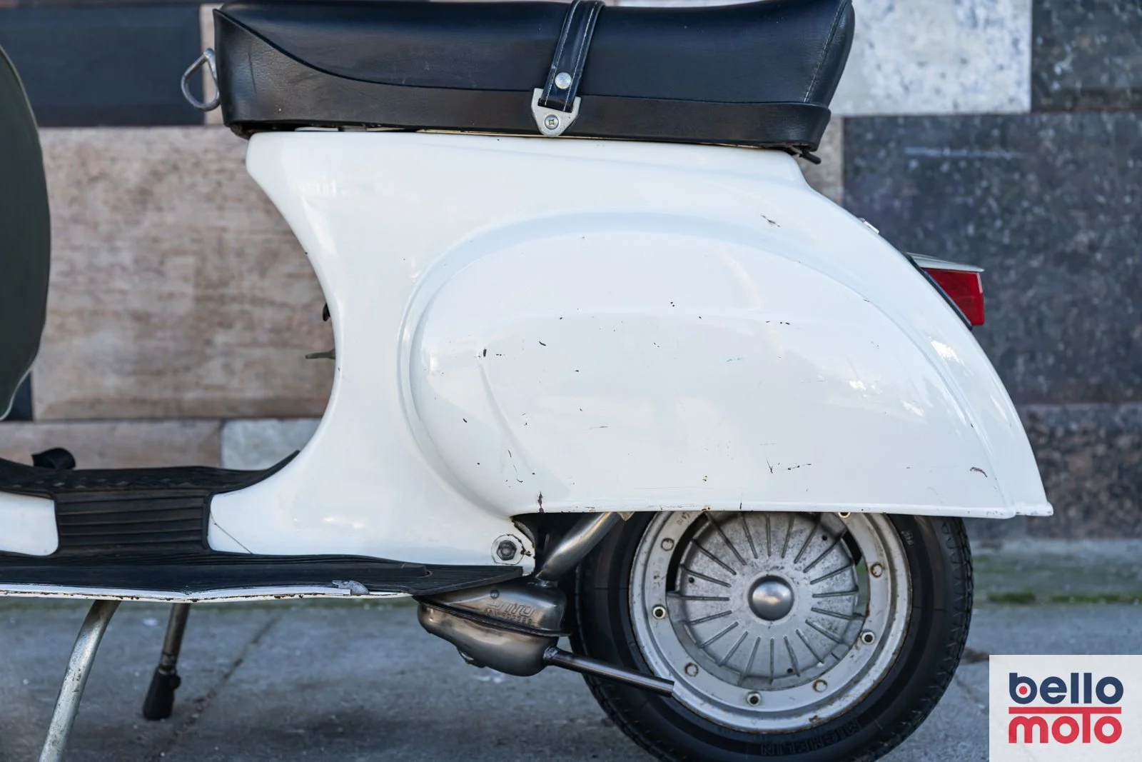 BM473 Vespa 50 Special Bianca_1600px-26.jpg