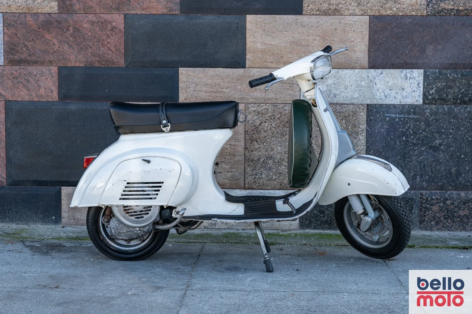 BM473 Vespa 50 Special Bianca_1600px-79.jpg
