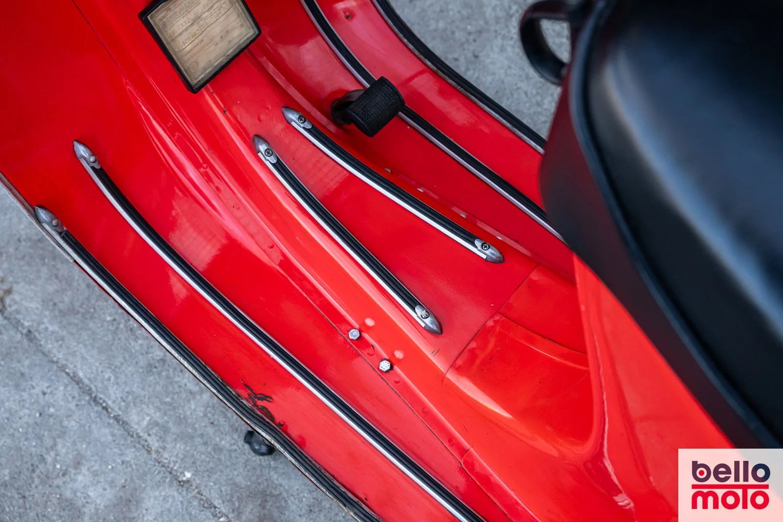 BM474 Vespa 50 Special Rossa_1600px-34.jpg