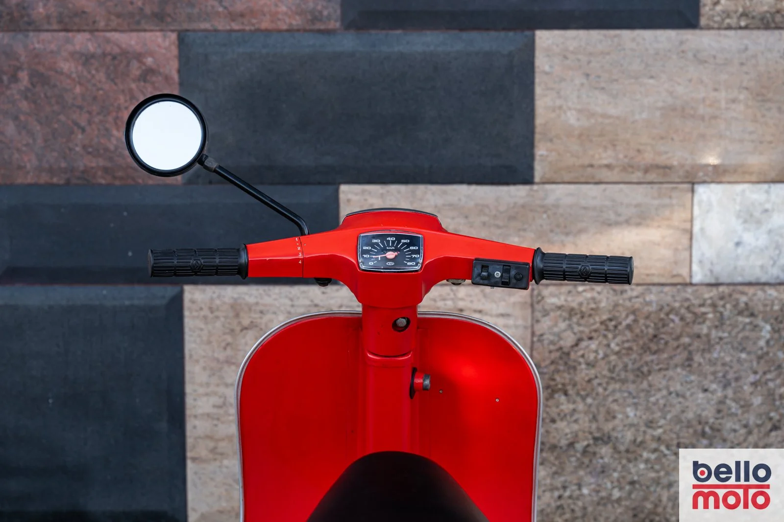 BM474 Vespa 50 Special Rossa_1600px-76.jpg