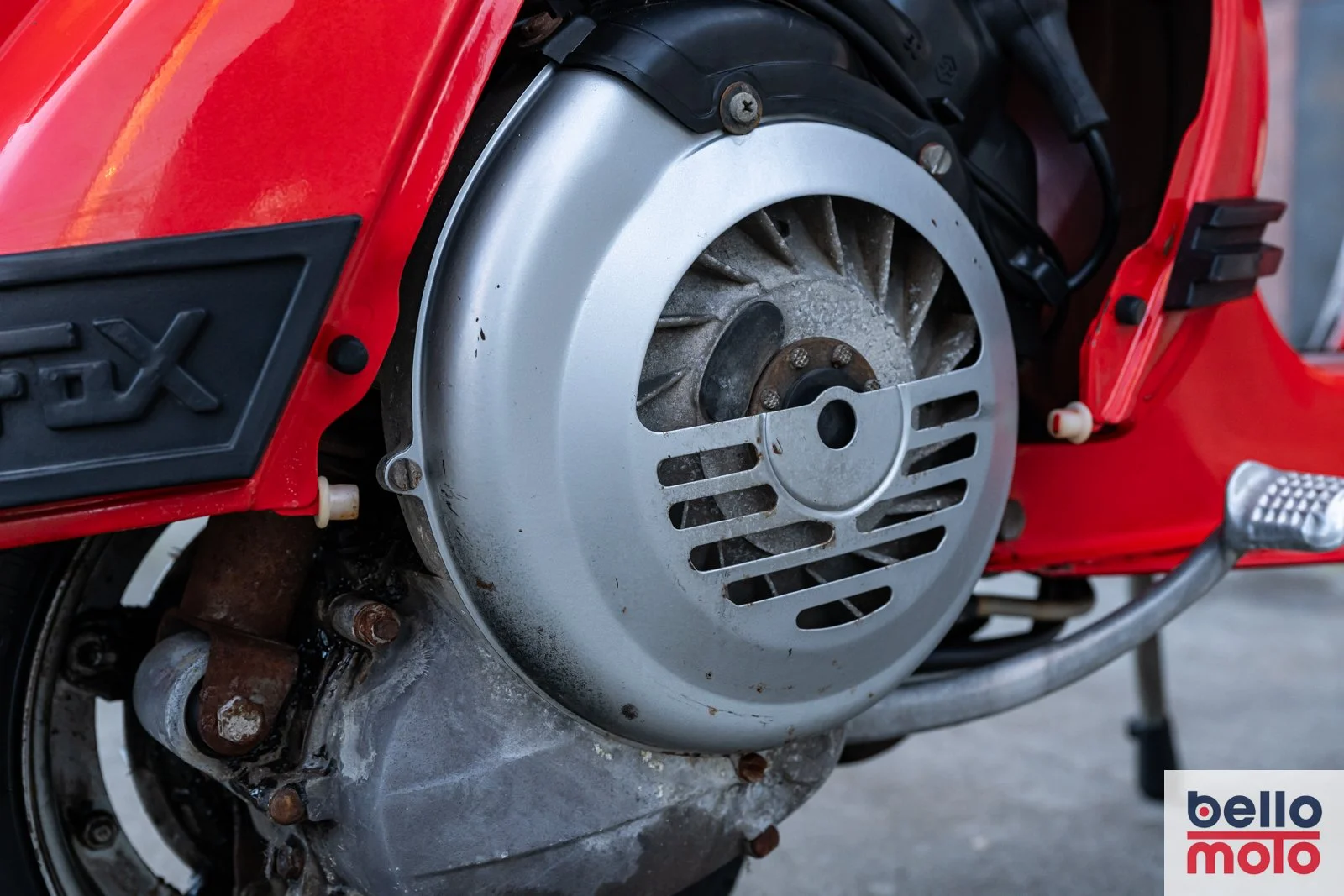 BM474 Vespa 50 Special Rossa_1600px-96.jpg