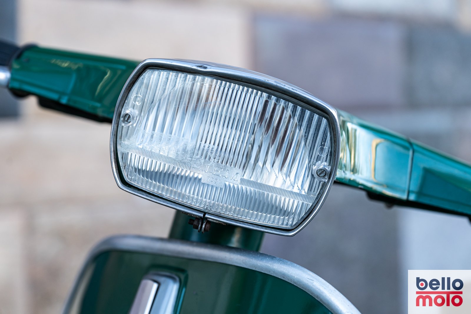 BM475 Vespa 50 Special Verde_1600px-5.jpg