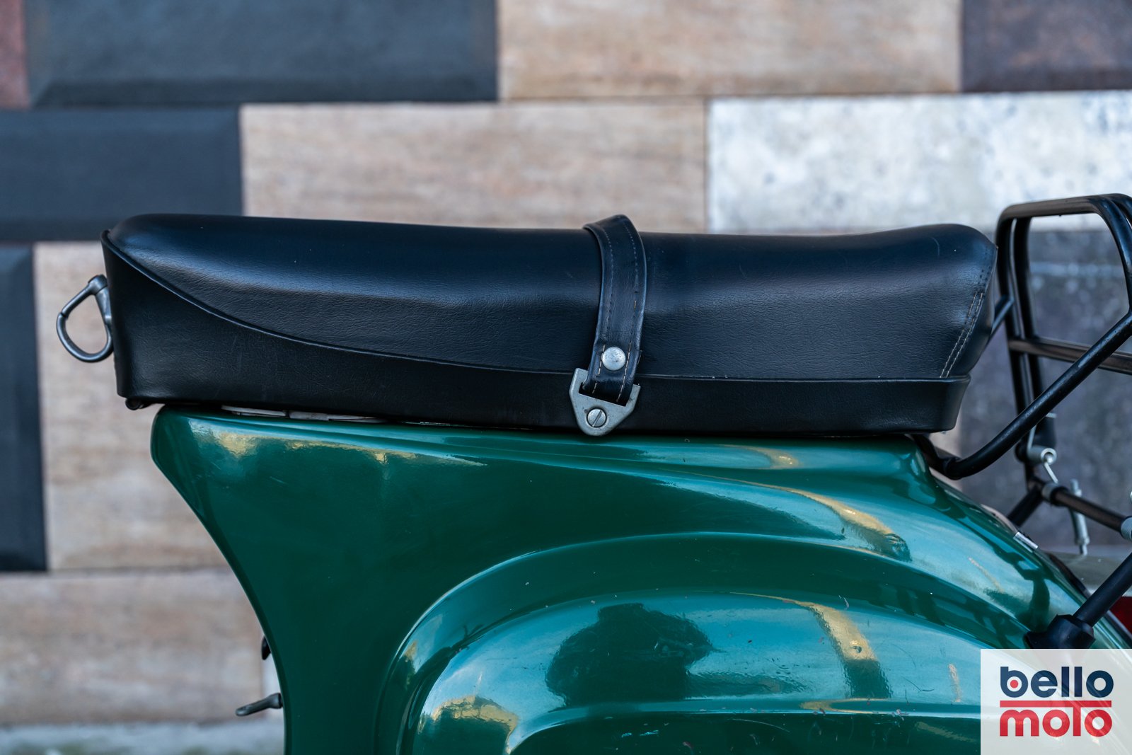 BM475 Vespa 50 Special Verde_1600px-13.jpg