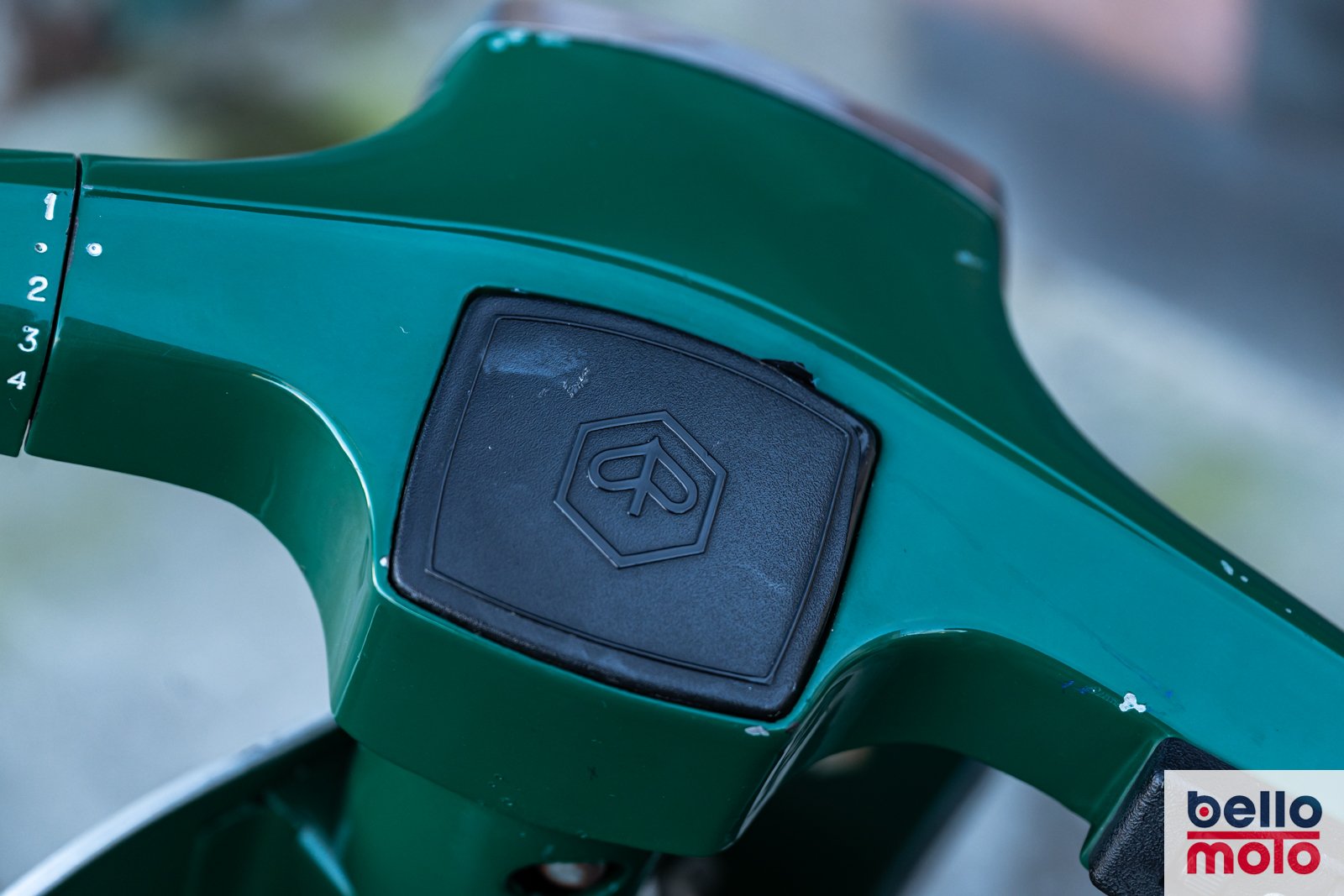 BM475 Vespa 50 Special Verde_1600px-16.jpg