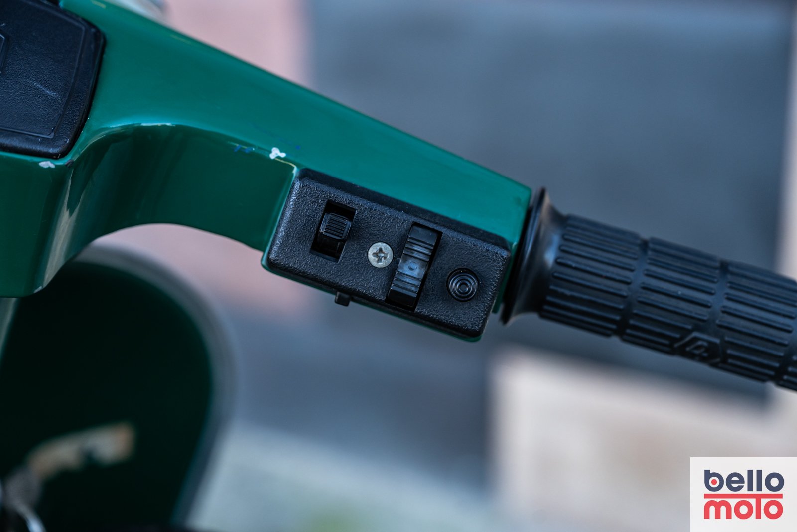 BM475 Vespa 50 Special Verde_1600px-17.jpg