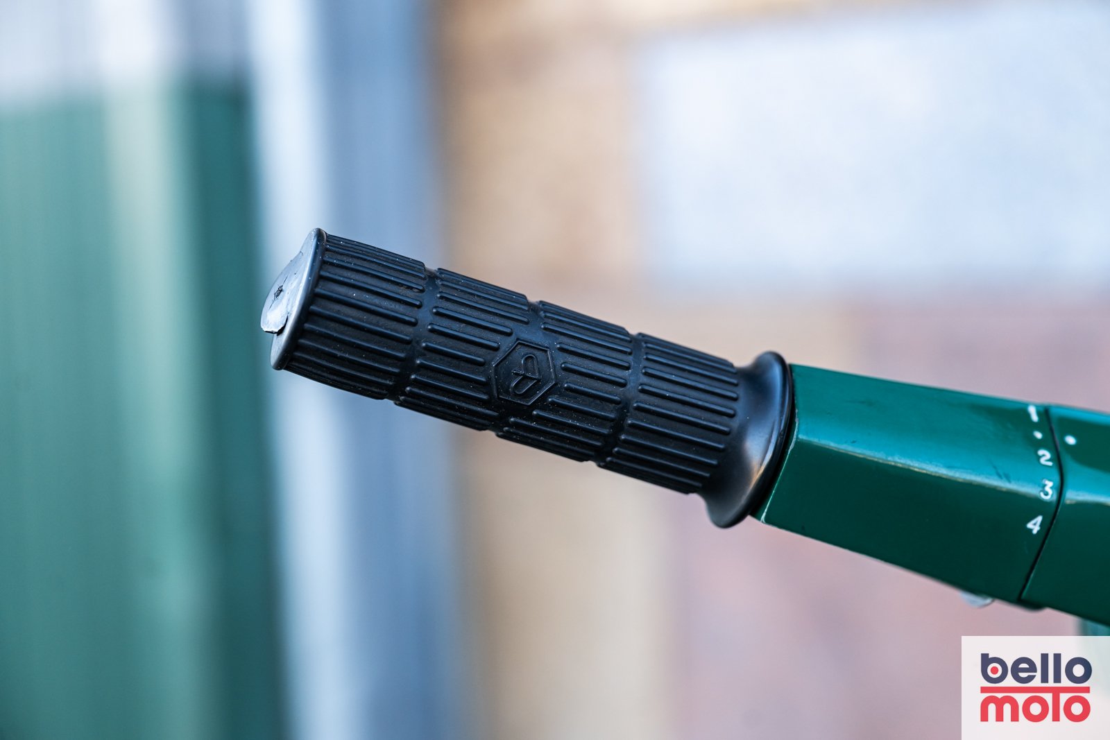 BM475 Vespa 50 Special Verde_1600px-19.jpg