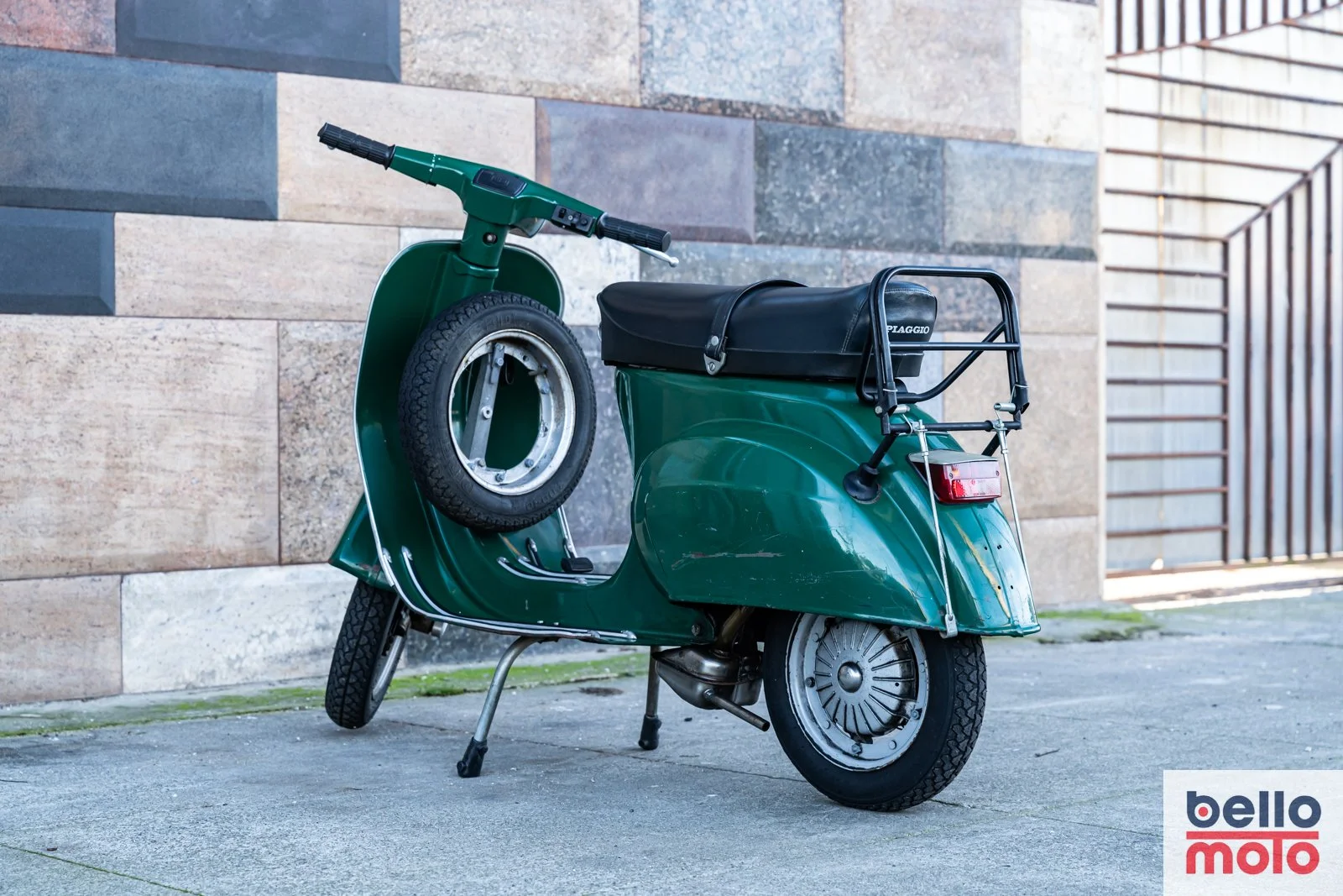 BM475 Vespa 50 Special Verde_1600px-46.jpg