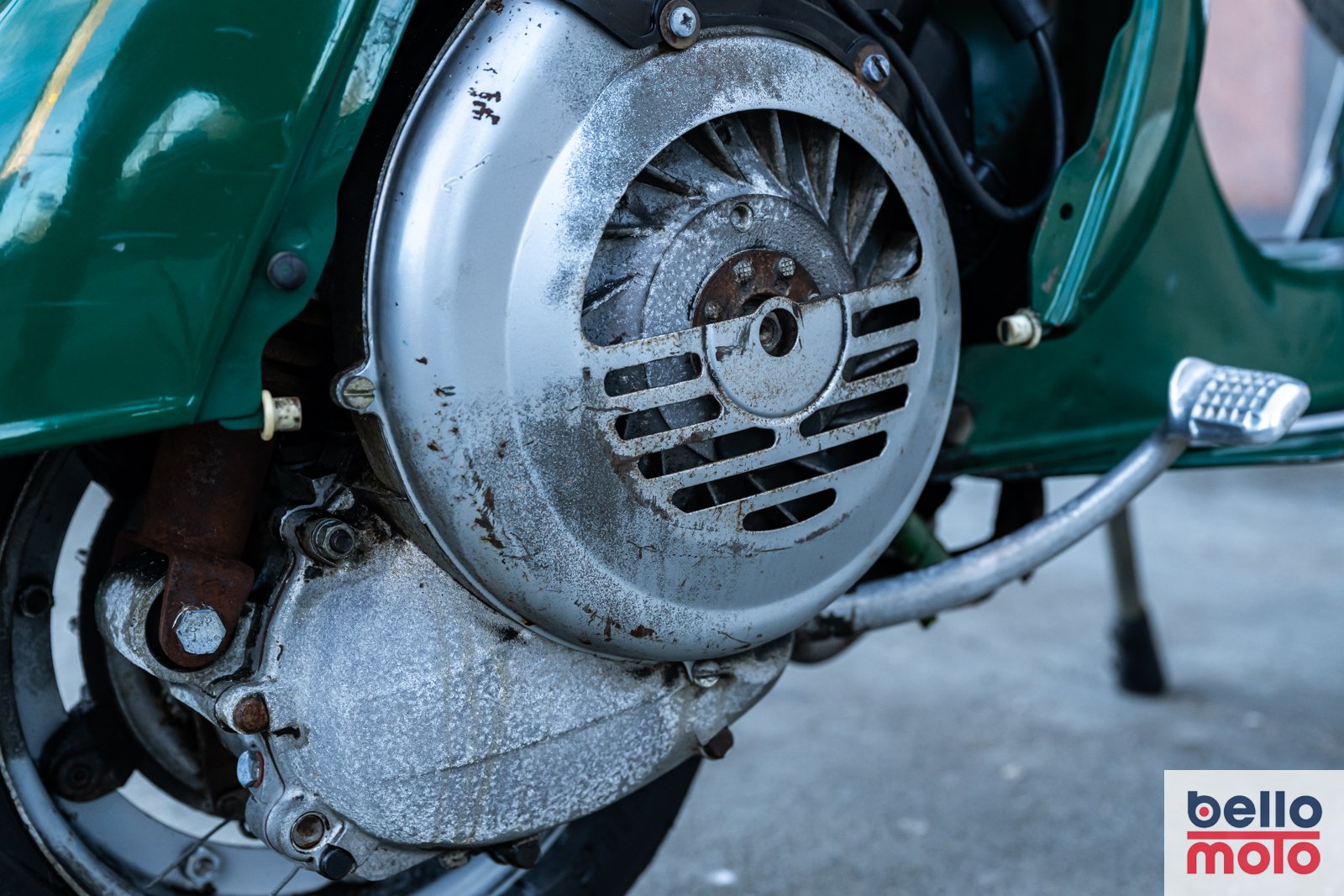 BM475 Vespa 50 Special Verde_1600px-79.jpg